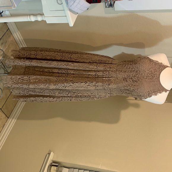 dress in excellent condition. - Picture 1 of 4